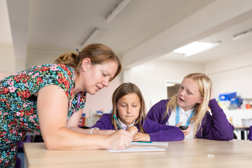 CREST Superstar NCR Kit Box School Activity (20)